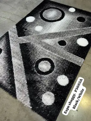 Expo Shaggy Black and White 1.5by220
