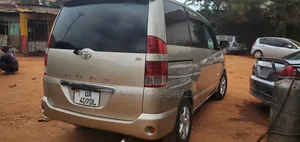 Toyota Noah 2006 Gold