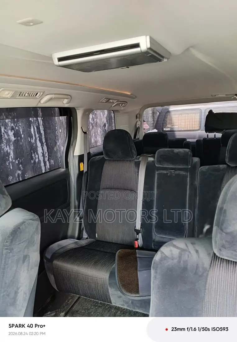 Toyota Vellfire V 2.4 FWD 8-Seater 2011 Silver