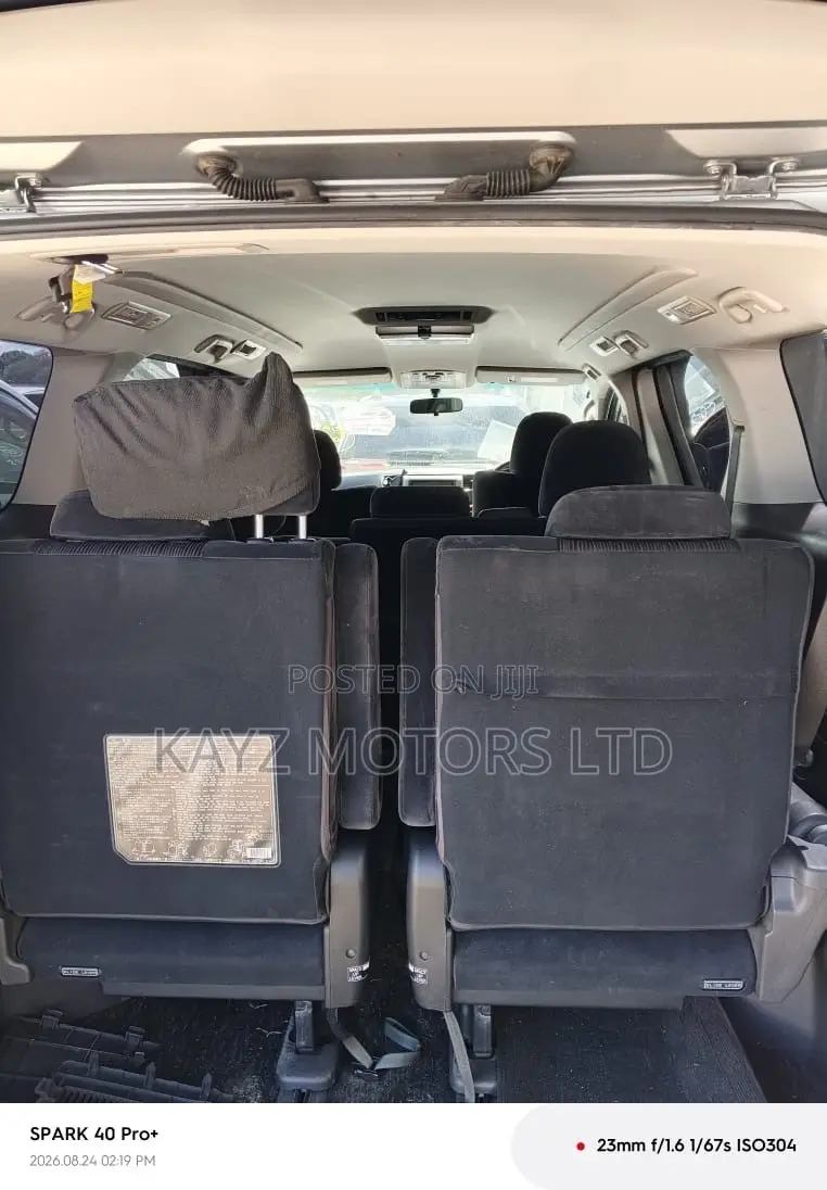 Toyota Vellfire V 2.4 FWD 8-Seater 2011 Silver