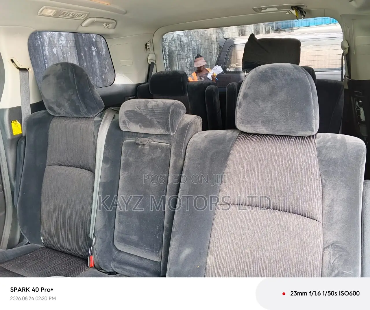 Toyota Vellfire V 2.4 FWD 8-Seater 2011 Silver