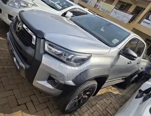 Toyota Hilux 2024 Silver