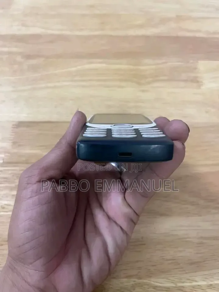 New Nokia 8210 4G Black