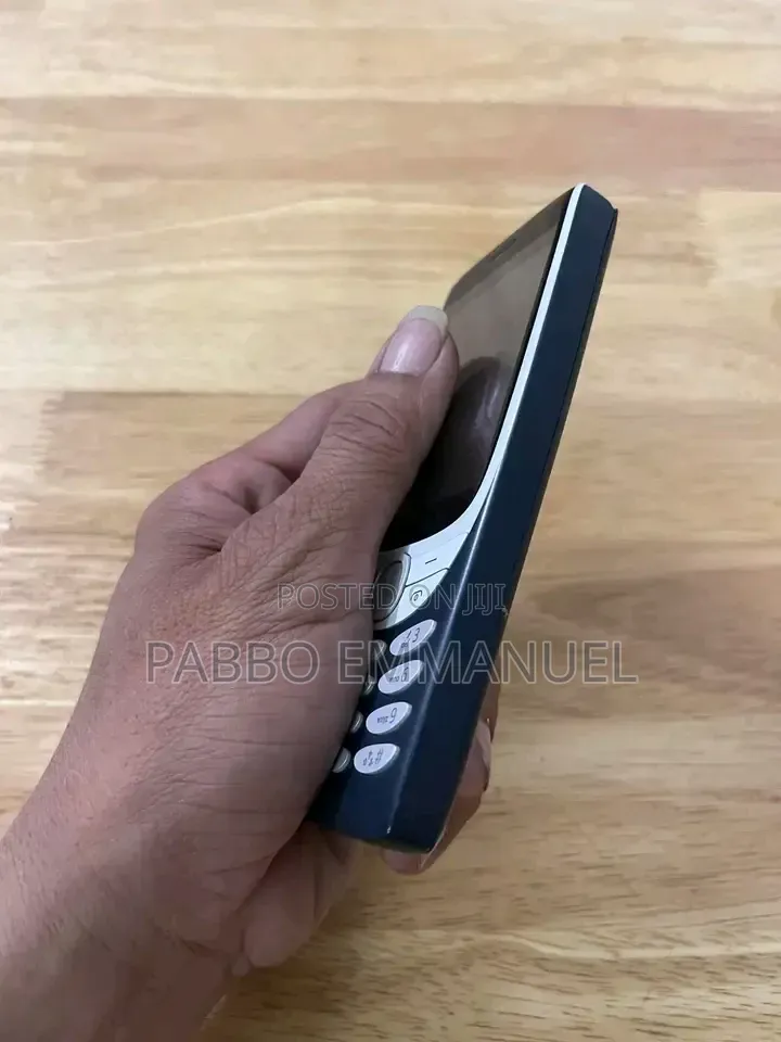 New Nokia 8210 4G Black
