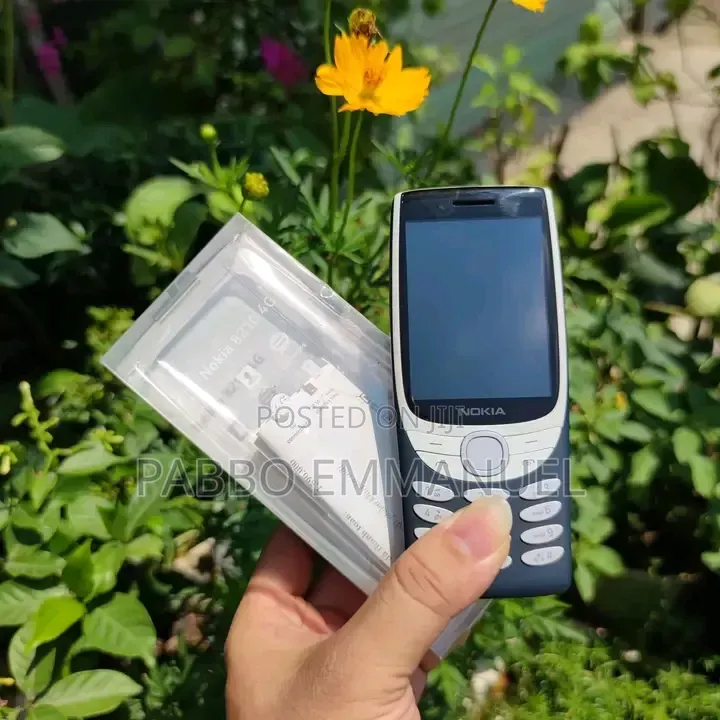 New Nokia 8210 4G Black