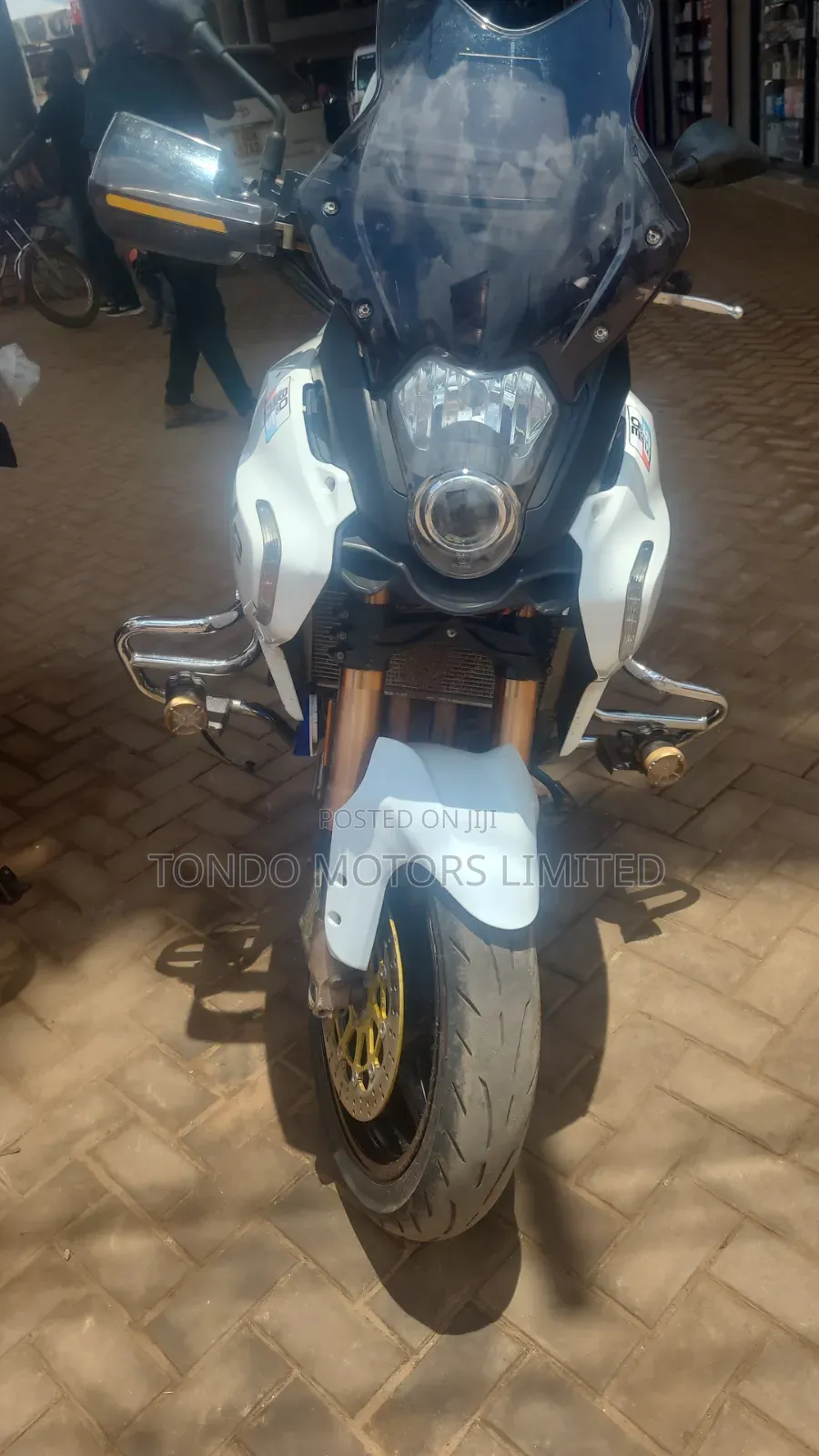 Benelli 2026 White