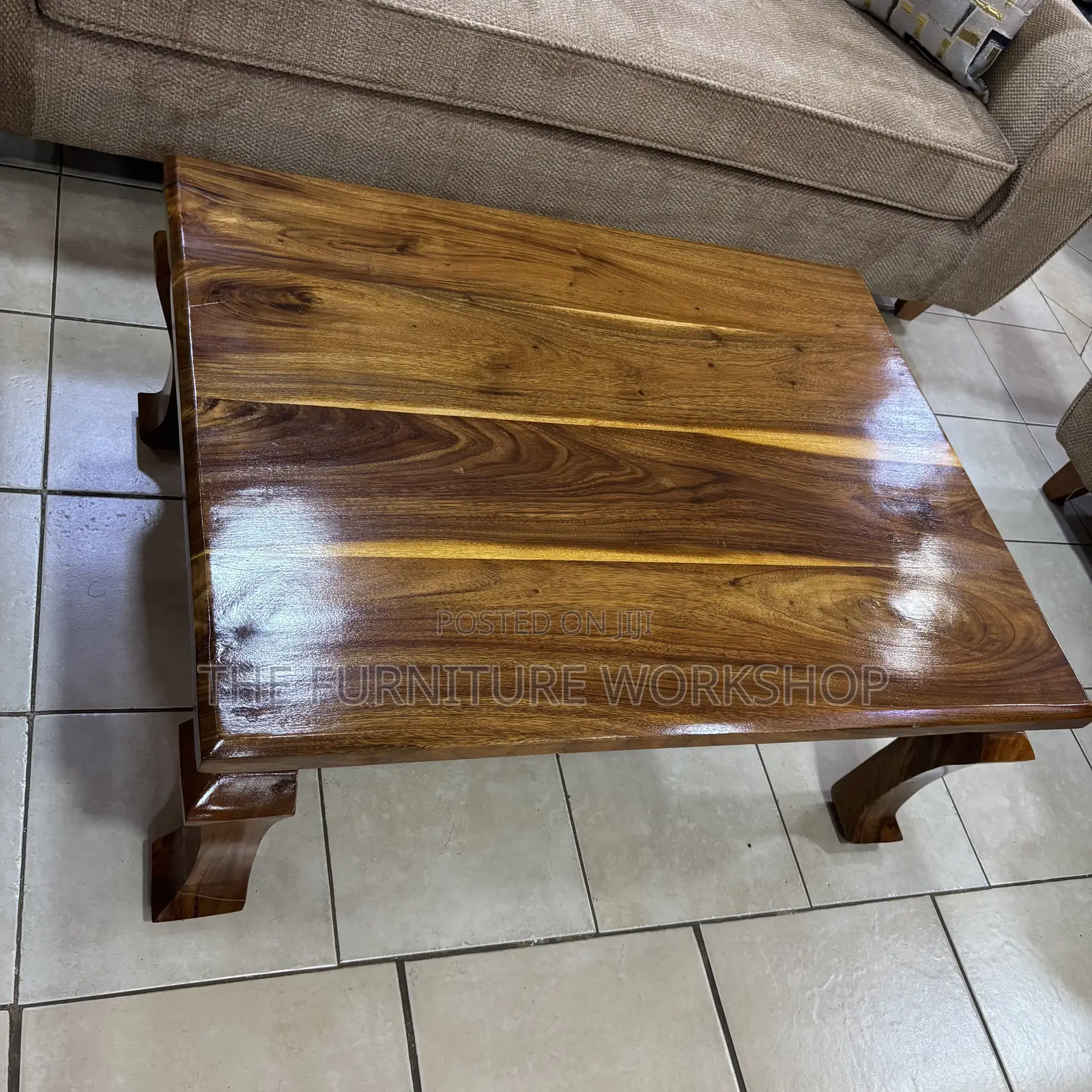 Center Table Mugavu Hard Wood