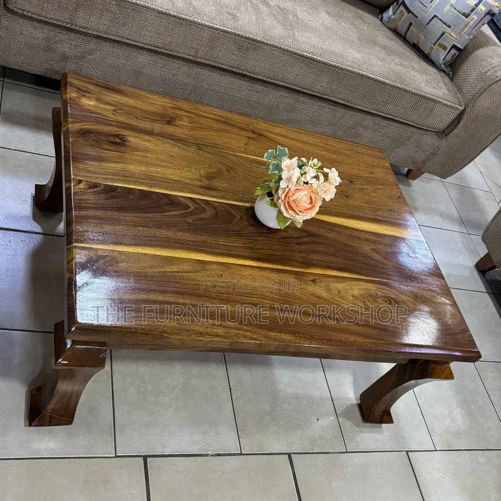 Center Table Mugavu Hard Wood