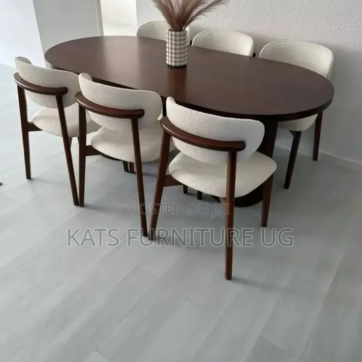 Luxurious 6 Seater Dinning Table