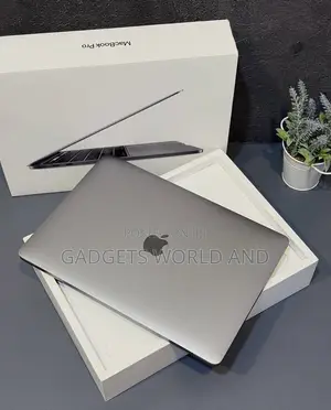 New Laptop Apple MacBook Pro 2020 32GB Intel Core i7 SSD 1T