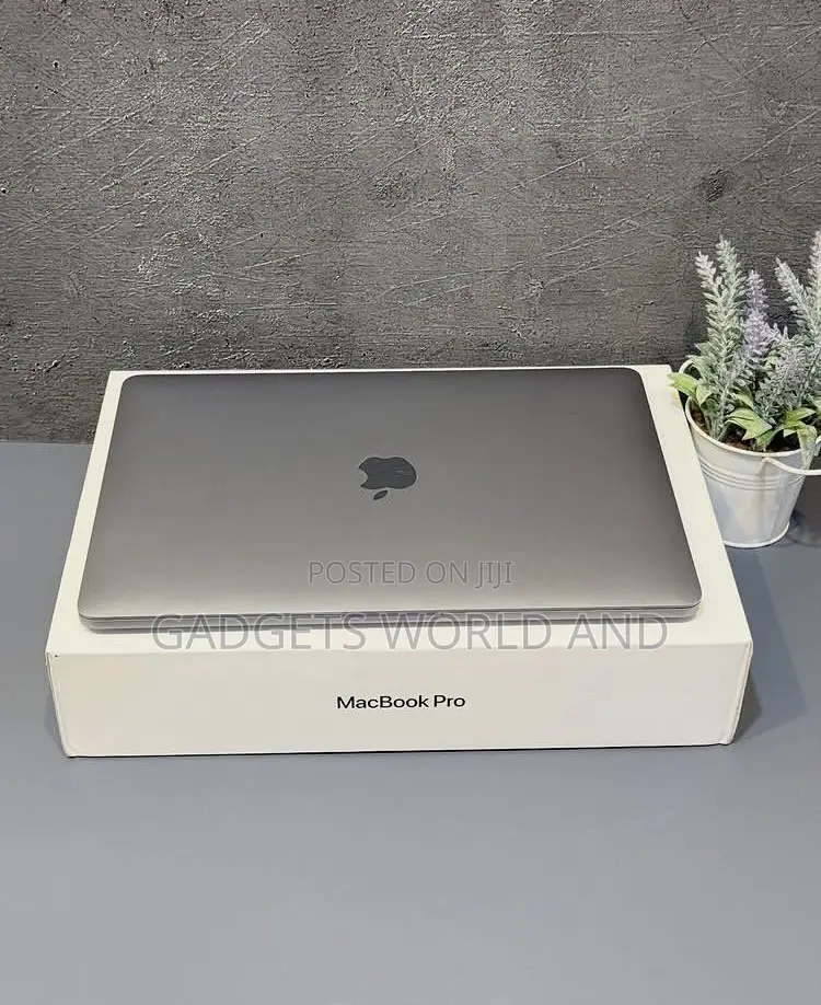 New Laptop Apple MacBook Pro 2020 32GB Intel Core i7 SSD 1T