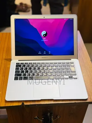 Laptop Apple MacBook Pro 2017 8GB Intel Core i5 SSD 256GB