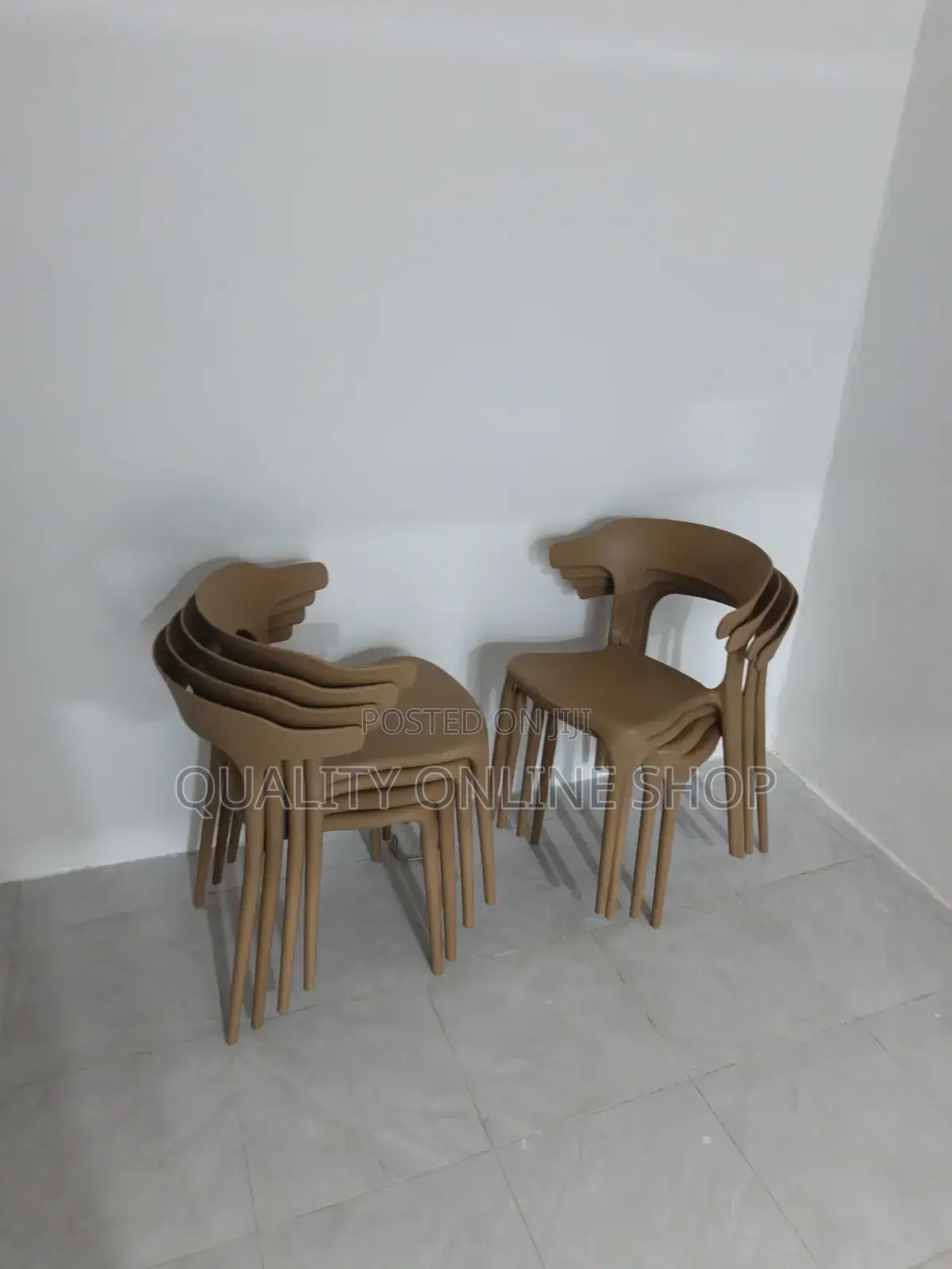Smooth Outline Plastic Chairs Plastic Chairs