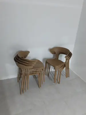 Smooth Outline Plastic Chairs Plastic Chairs