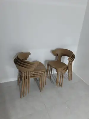 Smooth Outline Plastic Chairs Plastic Chairs