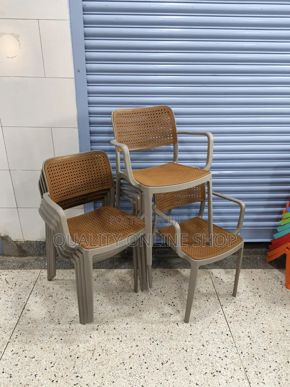 Inner Decor Plastic Chairs Plastic Chairs