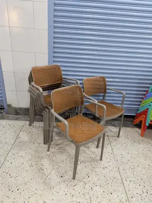 Inner Decor Plastic Chairs Plastic Chairs