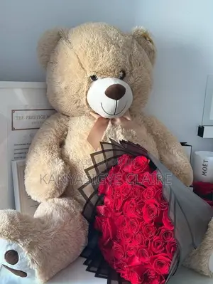Giant Teddy Bear With Fresh Flowers