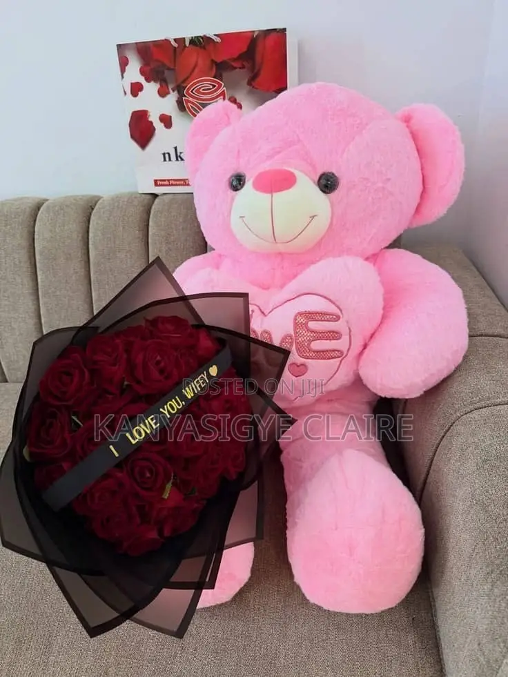 Giant Teddy Bear With Fresh Flowers
