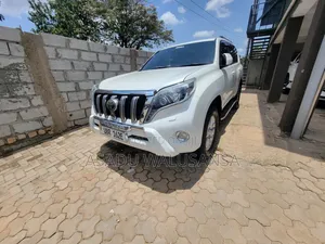 Toyota Land Cruiser Prado 2017 White