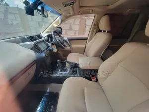 Toyota Land Cruiser Prado 2017 White