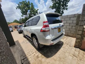 Toyota Land Cruiser Prado 2017 White