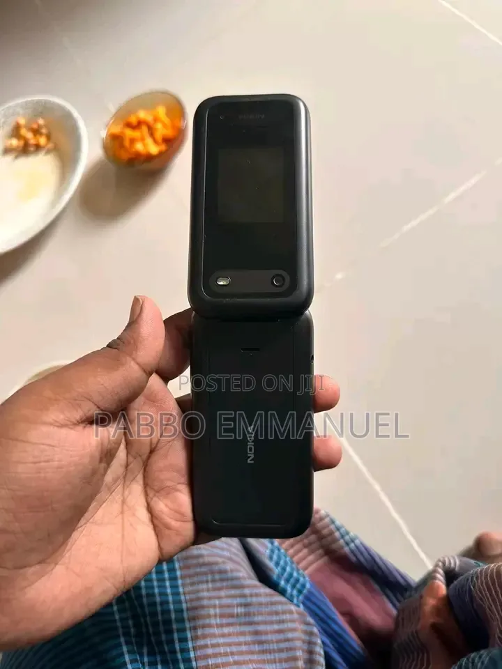 New Nokia 2660 Flip Black