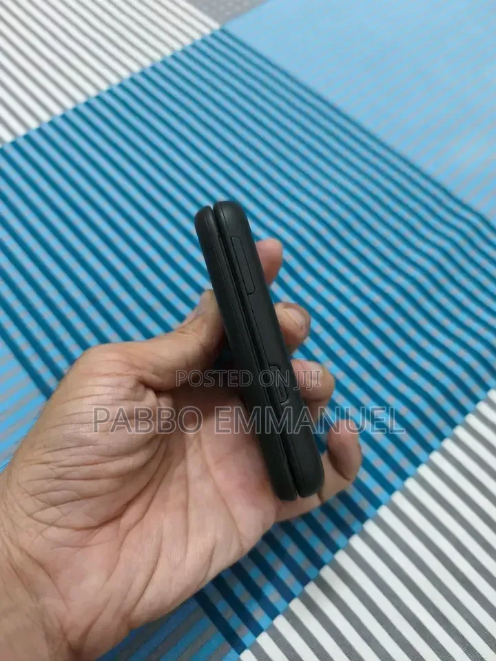 New Nokia 2660 Flip Black