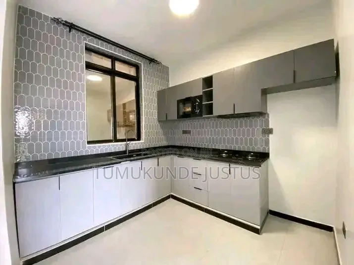 2bdrm House in Kisaasi Bukoto Road, Central Division for rent