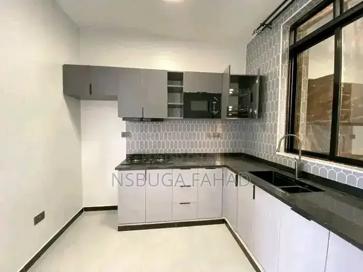 2bdrm House in Kisaasi Bukoto Road, Central Division for rent