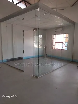 Frameless Office Partition
