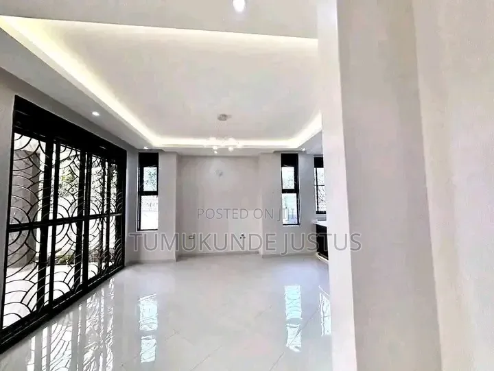 5bdrm House in Standalone Kisaasi, Central Division for rent