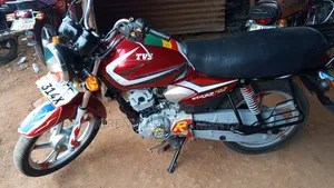 TVS HLX 125 2020 Red