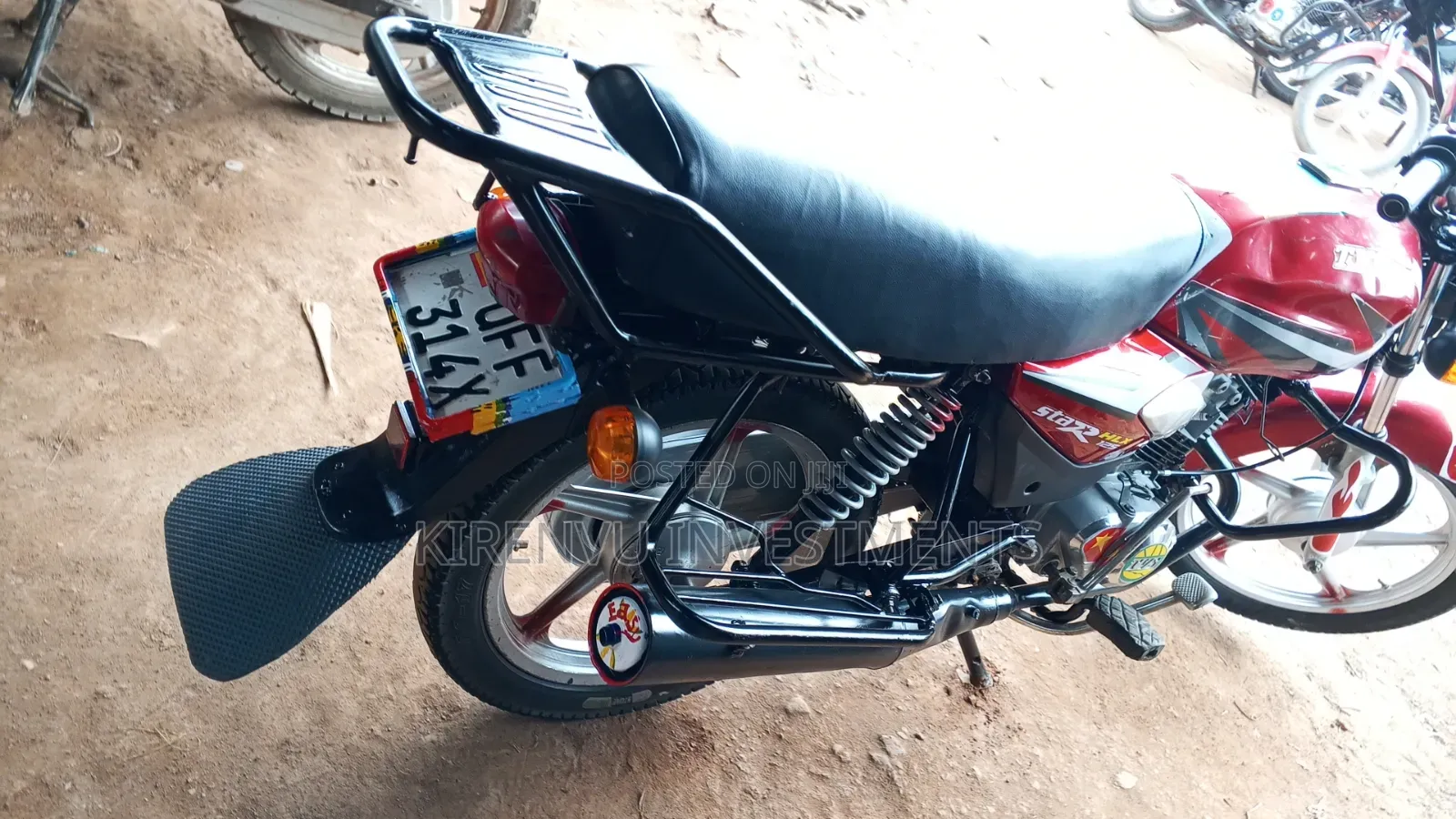 TVS HLX 125 2020 Red