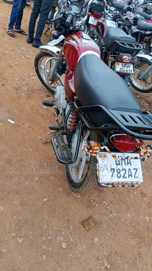 Bajaj Boxer 100 2026 Red
