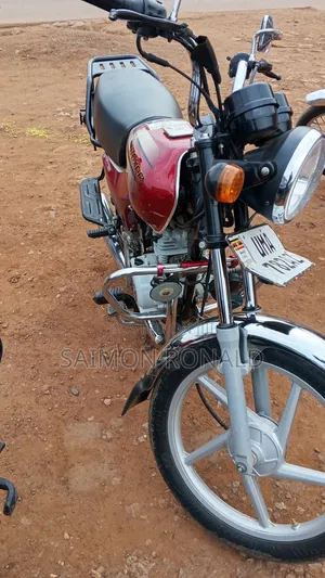 Bajaj Boxer 100 2026 Red