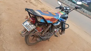 TVS HLX 125 2020 Red