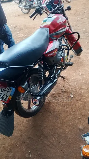 TVS HLX 125 2020 Red