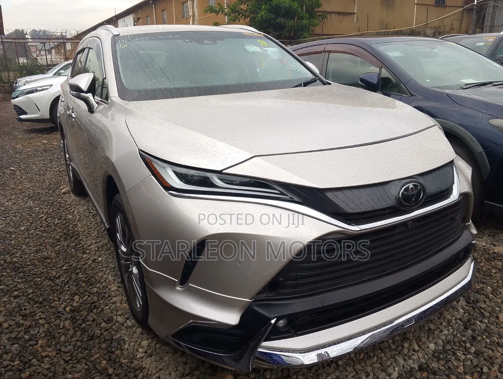 Toyota Harrier 2.0 4WD 2020 Gold