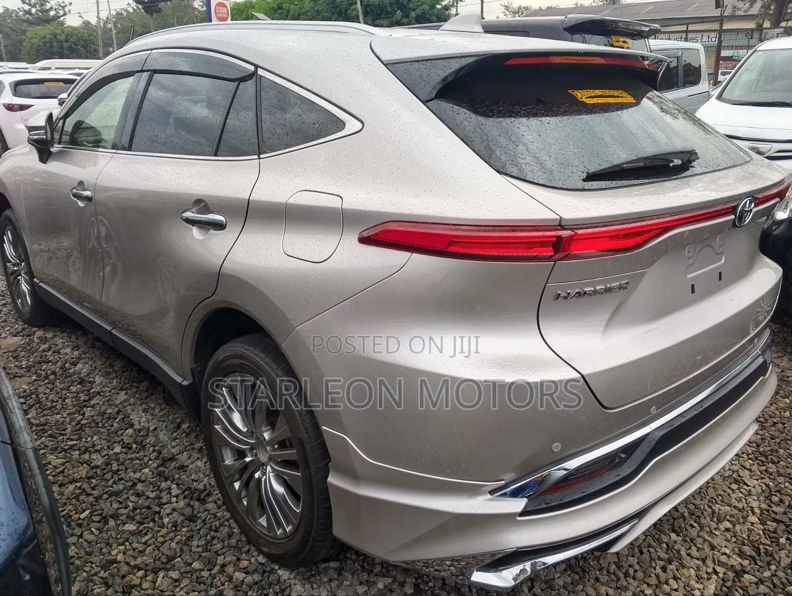 Toyota Harrier 2.0 4WD 2020 Gold