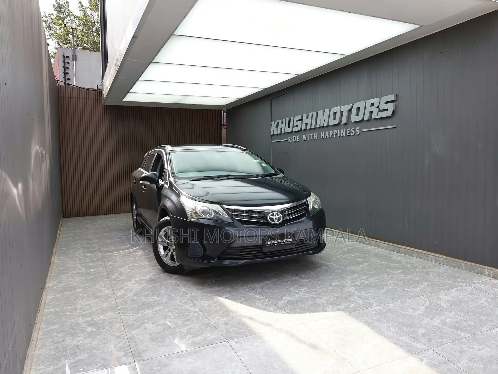 Toyota Avensis 2012 Black