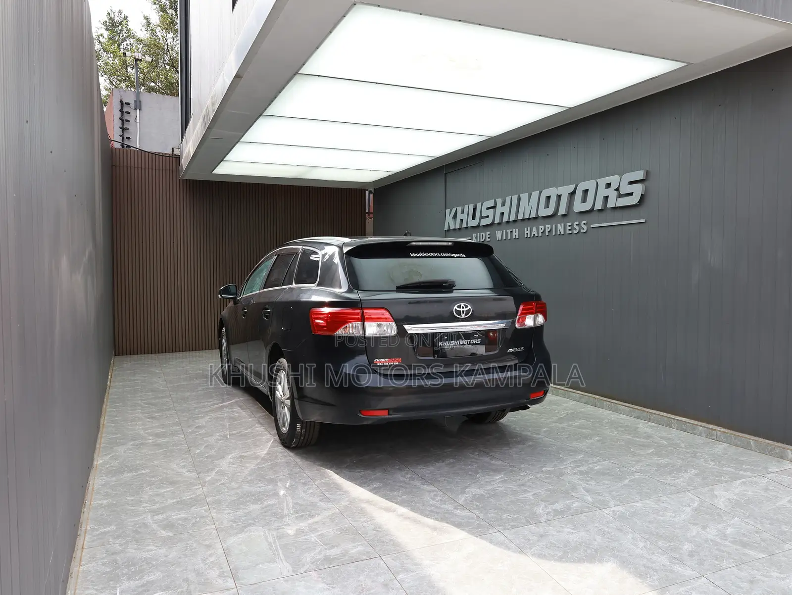 Toyota Avensis 2012 Black