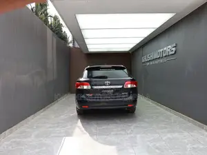 Toyota Avensis 2012 Black