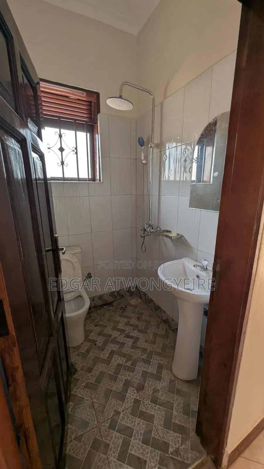 3bdrm Apartment in Canan Estates, Ssabagabo-Makindye for rent
