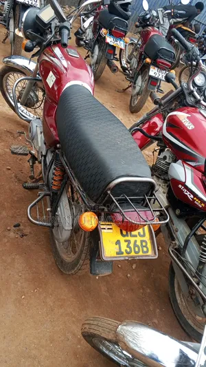 Bajaj Boxer 100 2016 Red