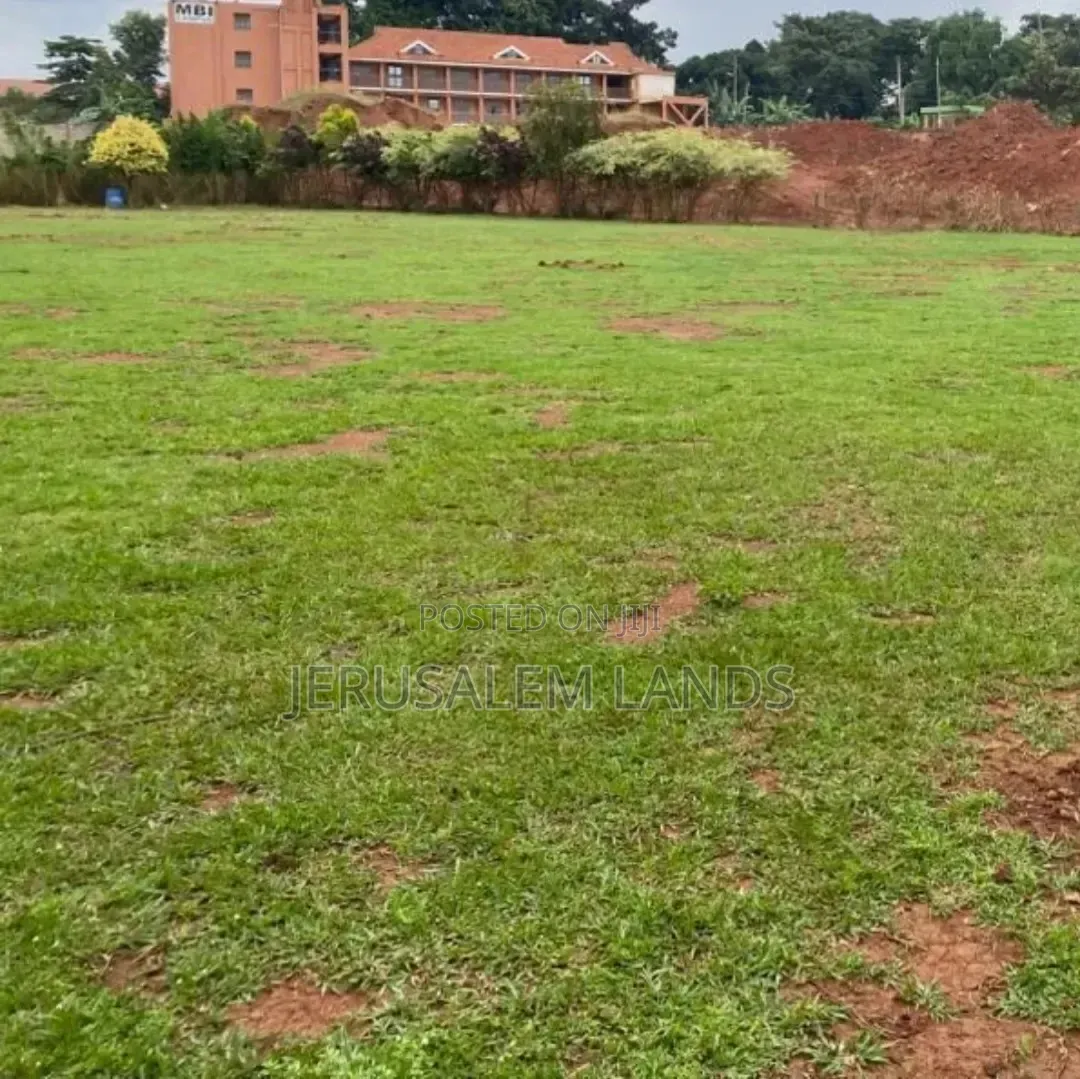 450 Decimals on Sir Apollo Kagwa Road Makerere Available.