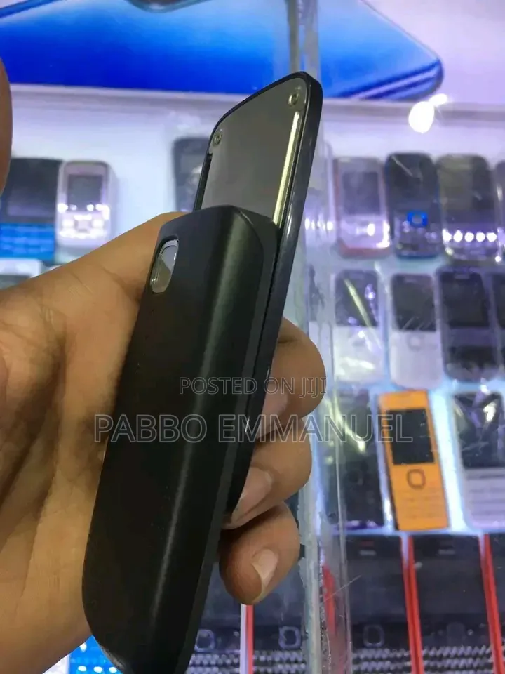 New Nokia 2220 slide Black