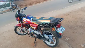 Bajaj Boxer 125 2025 Red