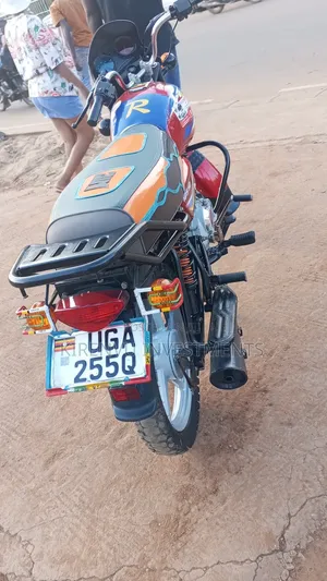 Bajaj Boxer 125 2025 Red