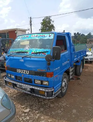 Isuzu Elf Long